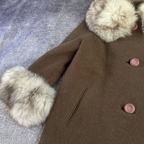 Elegant Brown Pea Coat with Real Mink Fur Trim - Picture 3 of 7